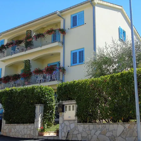 Apartment Karla Poreč Exteriör bild