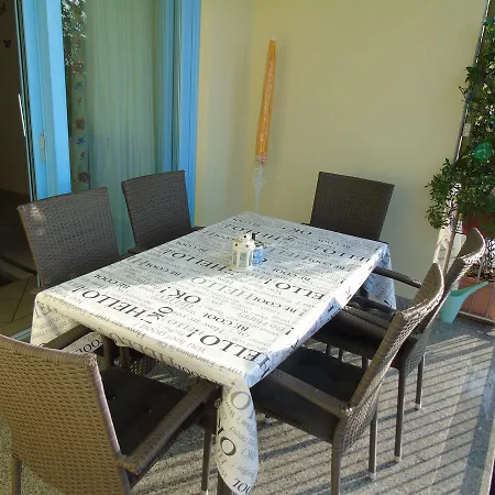 Apartment Karla Poreč Exteriör bild